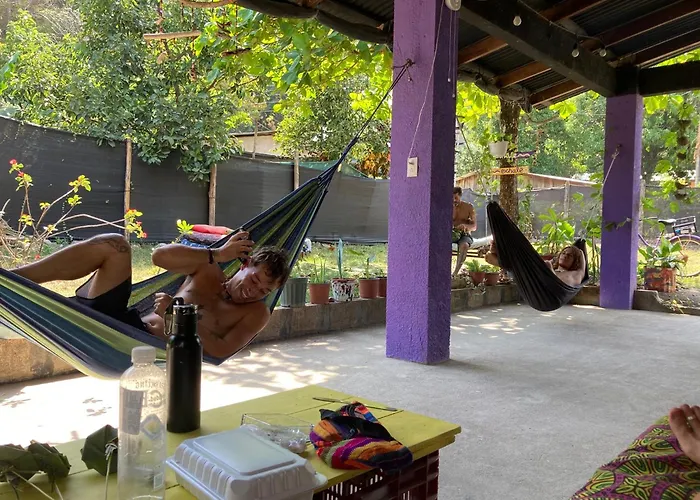 Passiflora Backpackers Sámara
